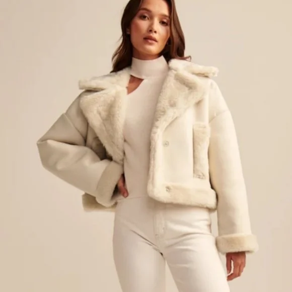 Abercrombie and Fitch Oversized Short Sherpa Lined Vegan Leather Coat White - Picture 3 of 6